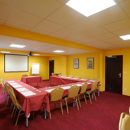 Cit'Hotel - Hotel Le Cèdre Noyon Esterno foto