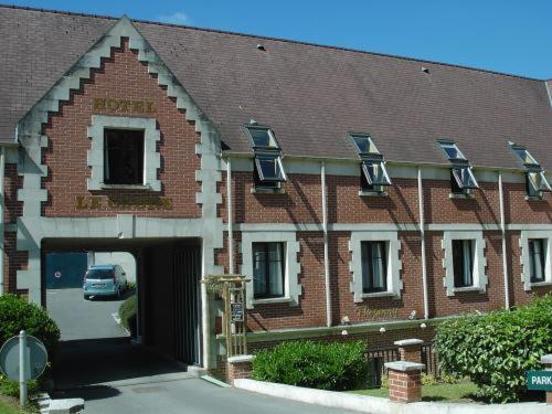 Cit'Hotel - Hotel Le Cèdre Noyon Esterno foto